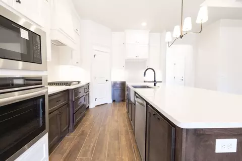 Kitchen - 2800 Heather Hvn, Moore, OK 73160 photo 14 of 20