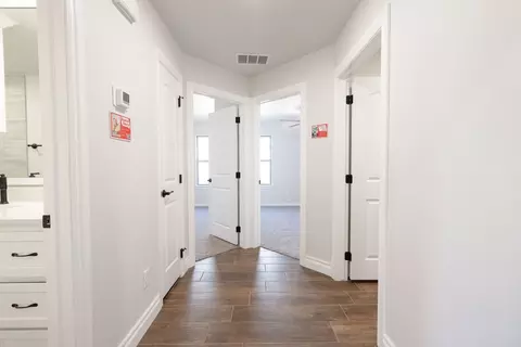 Entry Way - 2800 Heather Hvn, Moore, OK 73160 photo 2 of 6