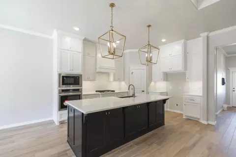 Kitchen - 2800 Heather Hvn, Moore, OK 73160 photo 7 of 20