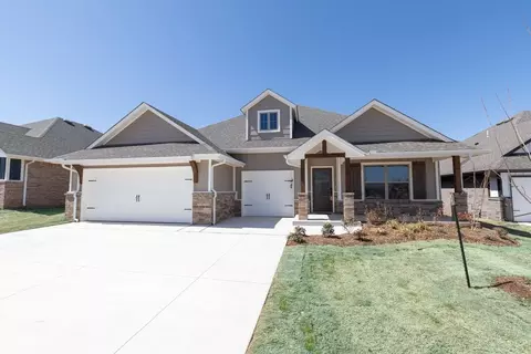 Exterior - 2800 Heather Hvn, Moore, OK 73160 photo 5 of 36