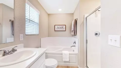 Bath - 1526 E Honolulu Pl, Broken Arrow, OK 74012 photo 1 of 2