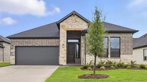 907 Waggoner Dr, Royse City, TX 75189