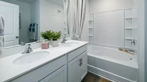 Bath - 537 Blackpool Ct, Monroe, NC 28112 photo 2 of 5