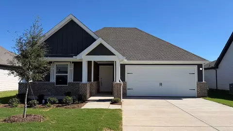 5012 Shumard Dr, Lindale, TX 75771