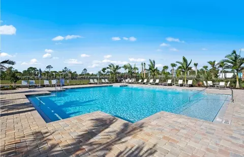 Exterior - 44589 Emerald St, Punta Gorda, FL 33982 photo 5 of 11