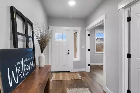 Entry Way - 2061 Sumac Ave, Middleton, ID 83644 photo 1 of 5