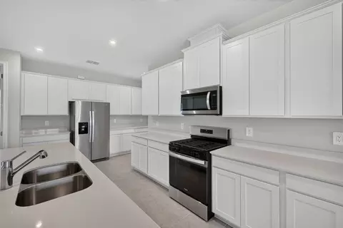 Kitchen - 9026 Sundance Ter, Parrish, FL 34219 photo 2 of 4
