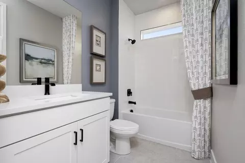 Bath - 9026 Sundance Ter, Parrish, FL 34219 photo 3 of 4