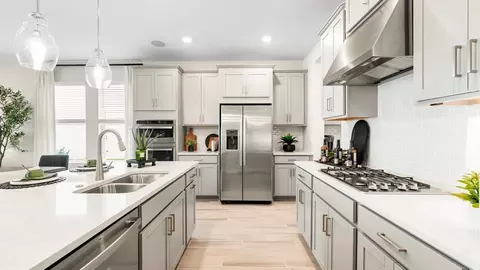 Kitchen - 13507 Rowhouse Ct, Parrish, FL 34219 photo 8 of 10