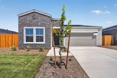 8224 Wandesford Dr, Bakersfield, CA 93311