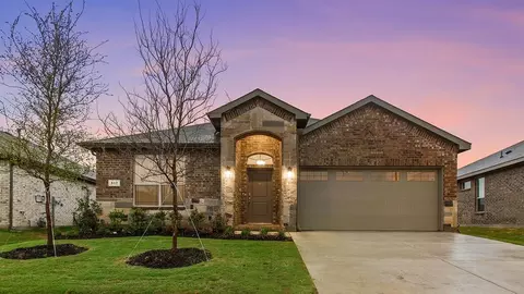 444 Livingston Dr, Desoto, TX 75115