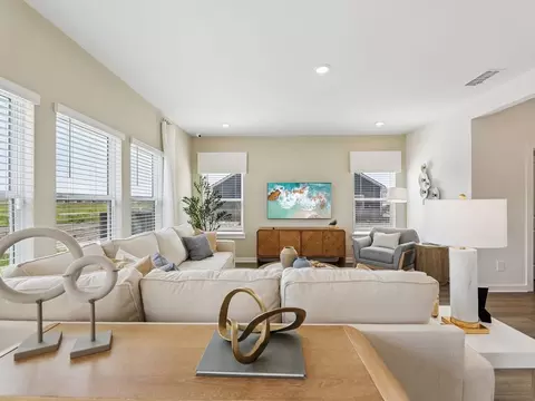 Living - 3003 Citrine Dr, Murfreesboro, TN 37127 photo 2 of 5
