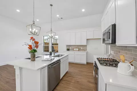 Kitchen - 2704 Fork Way, Celina, TX 75009 photo 2 of 4