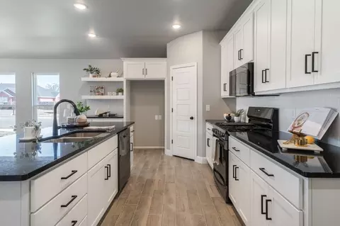 Kitchen - 13701 E 41st, Tulsa, OK 74134 photo 5 of 6