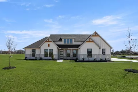 2320 Oak Knoll Dr, Waxahachie, TX 75165