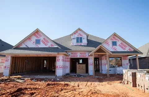 12512 SW 31st St, Yukon, OK 73099