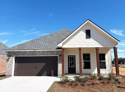 1303 Redfish Dr, Gulfport, MS 39507
