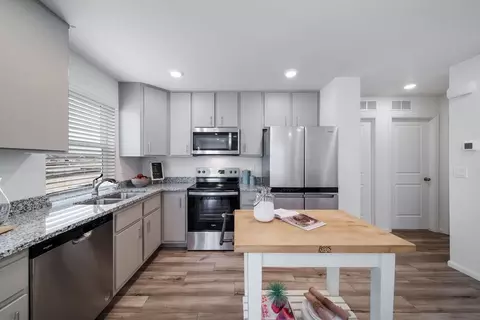 Kitchen - 21880 E 46th Pl, Aurora, CO 80019 photo 2 of 3