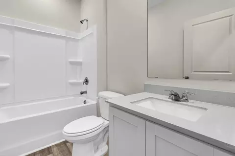 Bath - 125 Dionicio Loop, Seguin, TX 78155 photo 4 of 4