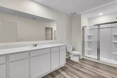 Bath - 125 Dionicio Loop, Seguin, TX 78155 photo 2 of 4