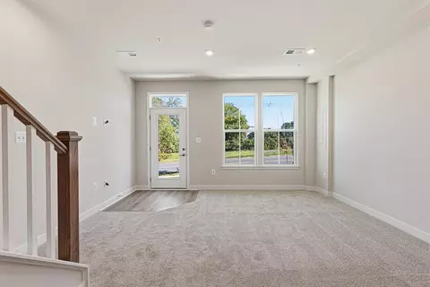 Living - 3010 Eastern Ave NE, Washington, DC 20018 photo 4 of 7