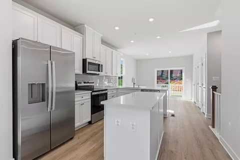 Kitchen - 3010 Eastern Ave NE, Washington, DC 20018 photo 2 of 4