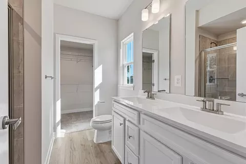 Bath - 3010 Eastern Ave NE, Washington, DC 20018 photo 2 of 8