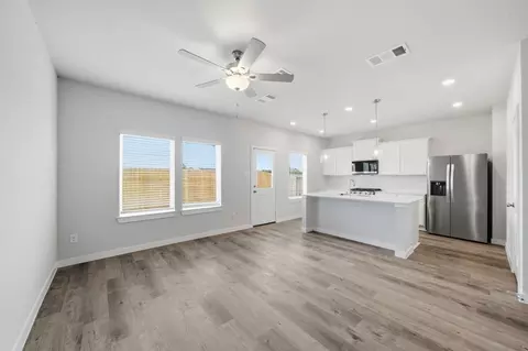 178 Valiant Ridge Trl, Magnolia, TX 77354
