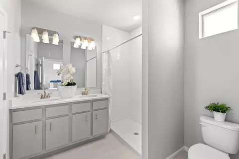 Bath - 21880 E 46th Pl, Aurora, CO 80019 photo 1 of 1