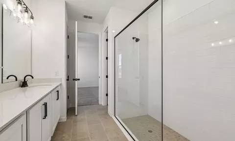 Bath - 6674 Tentpeg Way, Saint Cloud, FL 34771 photo 5 of 7