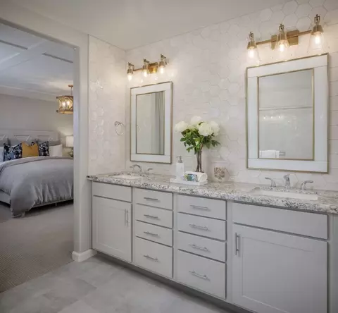 Bath - 3914 S Tipton St, Visalia, CA 93292 photo 3 of 3