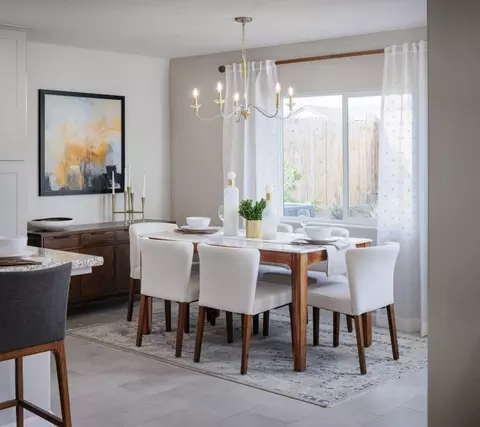 Dining - 3914 S Tipton St, Visalia, CA 93292 photo 1 of 1