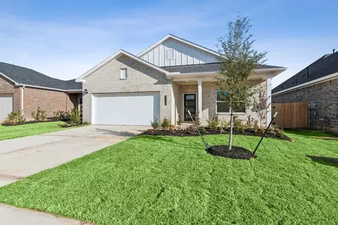 9742 Enclave Ridge Rd, Willis, TX 77318