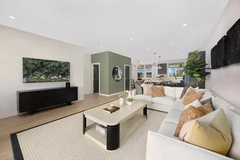 2952 W Lincoln Ave, Anaheim, CA 92804