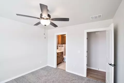 Bedroom - 8701 Stark St, Arcadia, OK 73007 photo 8 of 18