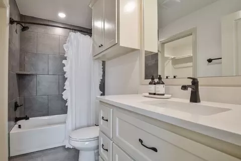 Bath - 8701 Stark St, Arcadia, OK 73007 photo 3 of 20