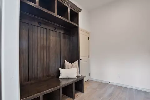 Entry Way - 8701 Stark St, Arcadia, OK 73007 photo 6 of 16