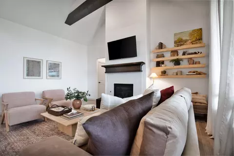 Living - 8701 Stark St, Arcadia, OK 73007 photo 4 of 17