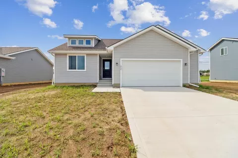 317 NE Chalet St, Elkhart, IA 50073