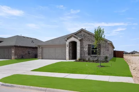 Exterior - 1806 Apache Cir, Cleburne, TX 76033 photo 2 of 5