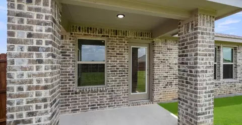 Exterior - 1806 Apache Cir, Cleburne, TX 76033 photo 3 of 5