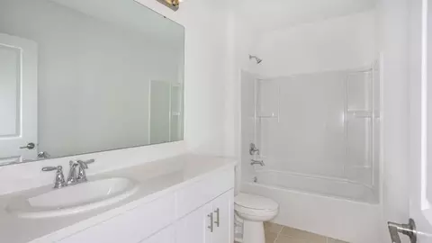 Bath - 13610 Cornerstone Way, Parrish, FL 34219 photo 1 of 6