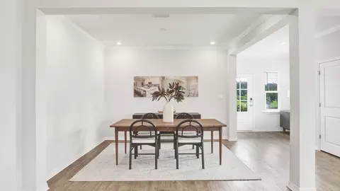 Dining - 2214 Elegant Mnr Cir, Edgewater, FL 32141 photo 2 of 4