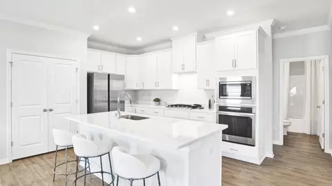 Kitchen - 2214 Elegant Mnr Cir, Edgewater, FL 32141 photo 7 of 9
