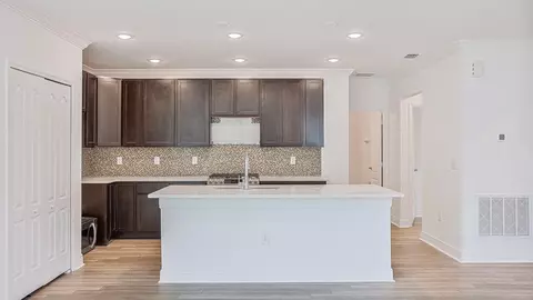Kitchen - 2214 Elegant Mnr Cir, Edgewater, FL 32141 photo 2 of 9