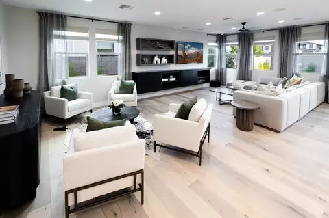 Living - 10262 E Ulysses Ave, Mesa, AZ 85212 photo 1 of 2