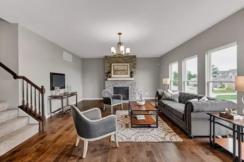 Living - 29519 Walnut Hollow Dr, Wright City, MO 63390 photo 1 of 3