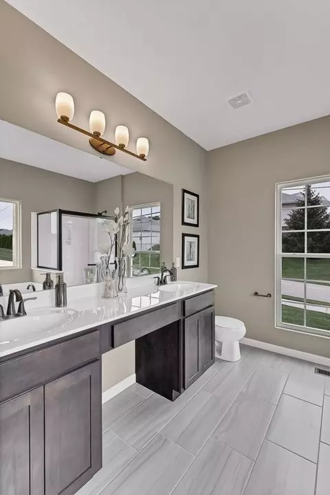 Bath - 29519 Walnut Hollow Dr, Wright City, MO 63390 photo 2 of 5