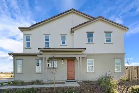 2104 Harborview Way, Sacramento, CA 95832
