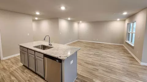 Living - 304 Brannan Ave, Byram, MS 39272 photo 1 of 4